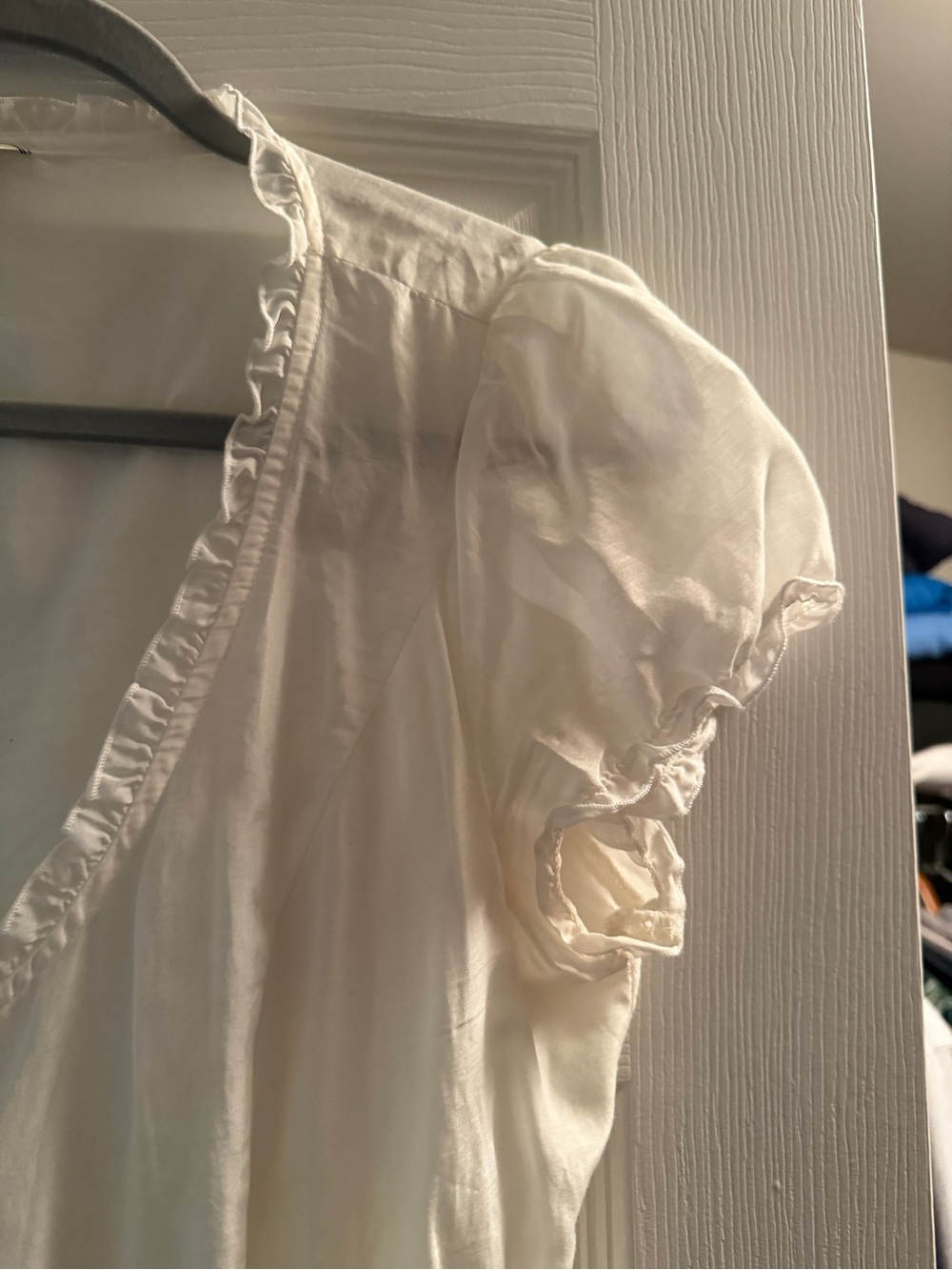 GUESS Cream Ruffled V-Neck Button-Front Blouse - Picture 3 of 4